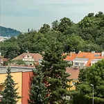 Apartman 3Kk - 115M2 V Klidne Lokalite - Praha 4