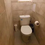 B5 Single Simple Room In Prague 7