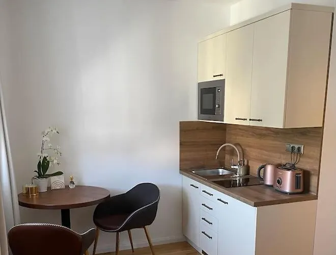 Aloha Apartment