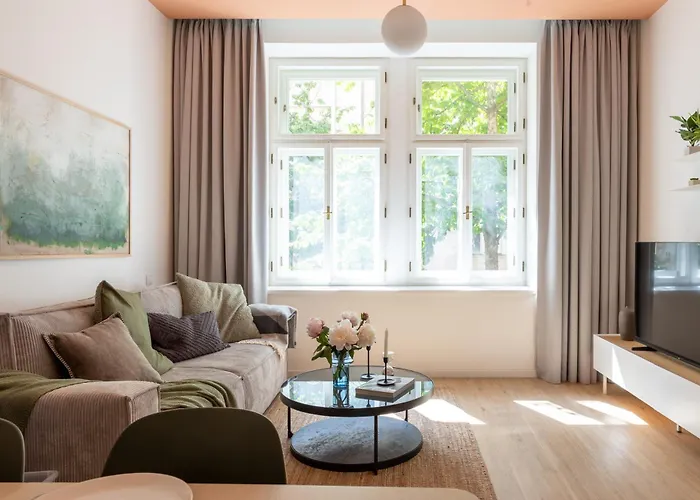 3Bdr Apt With Terrace And Electric Grill In Vinohrady By Prague Days