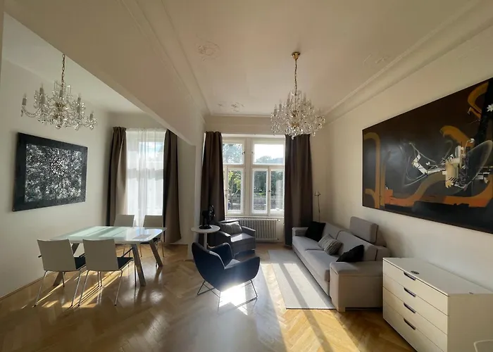 River View Apartment Manes