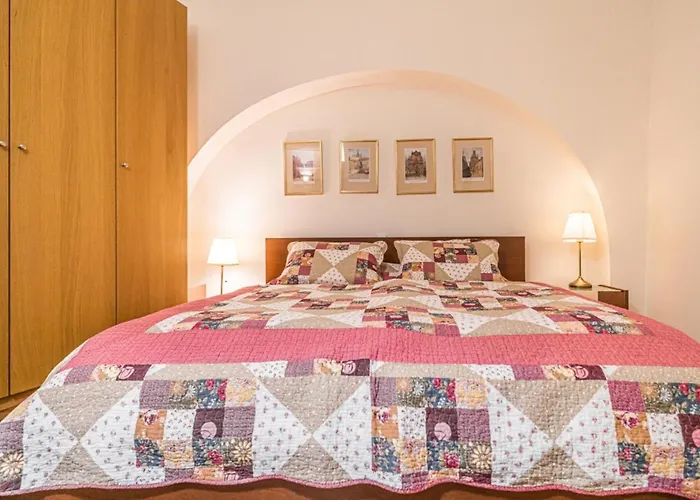 Prague Charm Apartment In Mala Strana