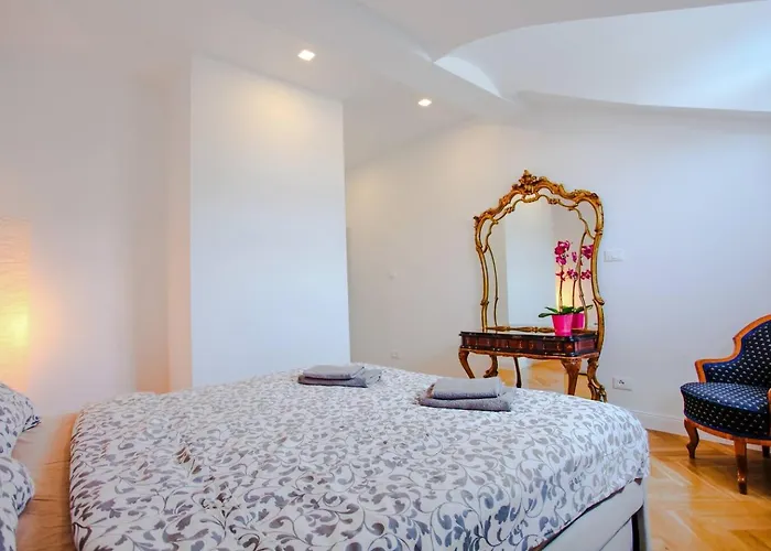 Charles Bridge Unique Maisonette