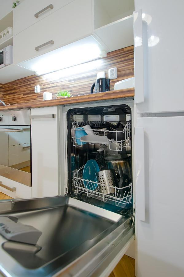 City Center Legerova Apartment *