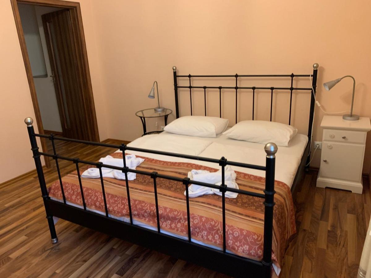 Abri Hotel