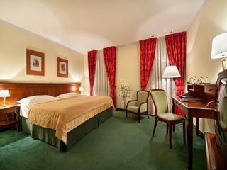 Ea Jeleni Dvur Castle Hotel