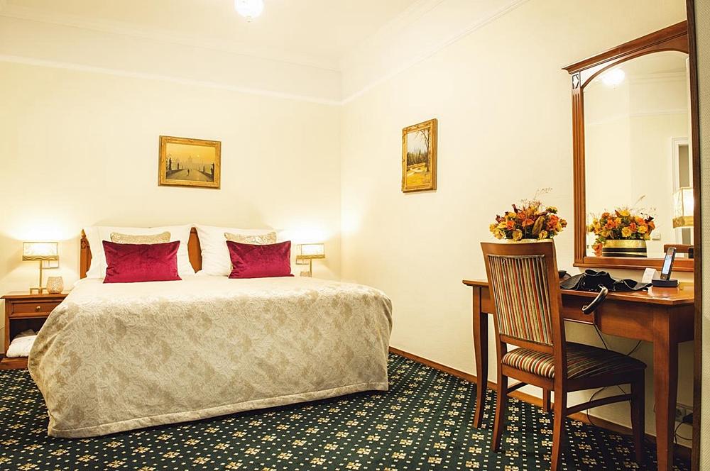 Boutique Seven Days Hotel