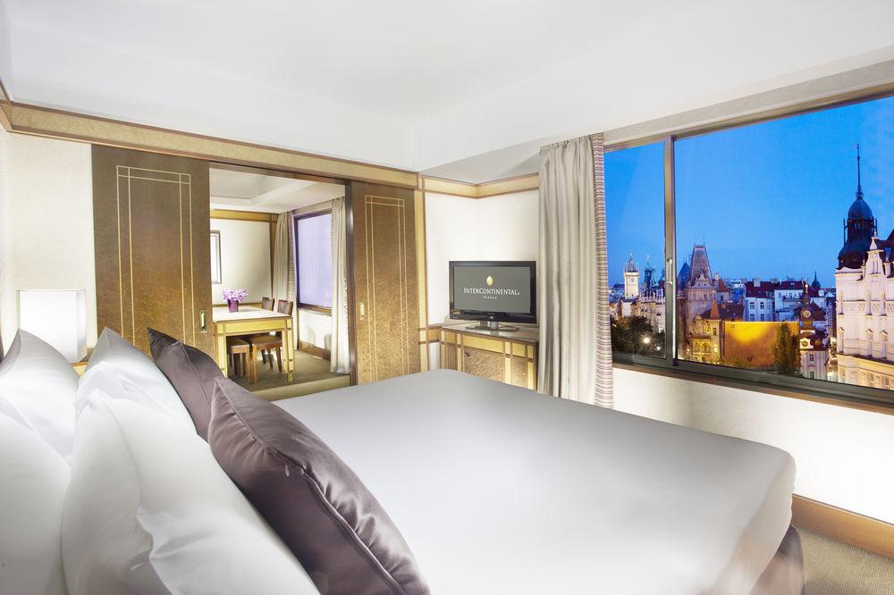 Fairmont Golden Hotel 5*