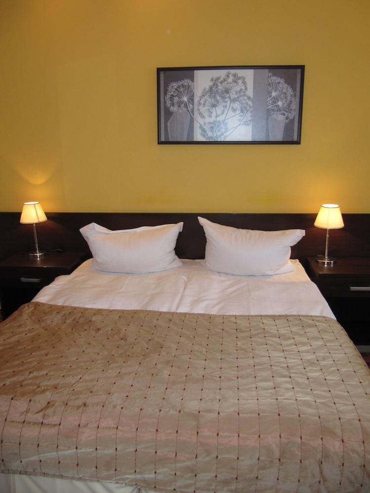 Otel Royal Plaza 3*