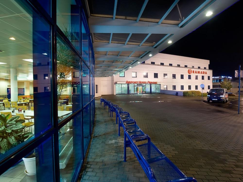 Ramada Airport Otel 4*