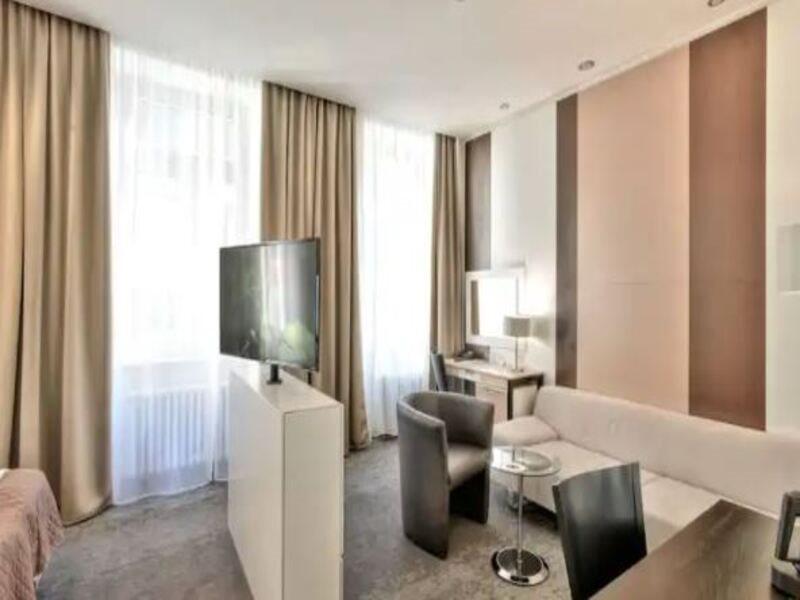 Otel Royal Plaza