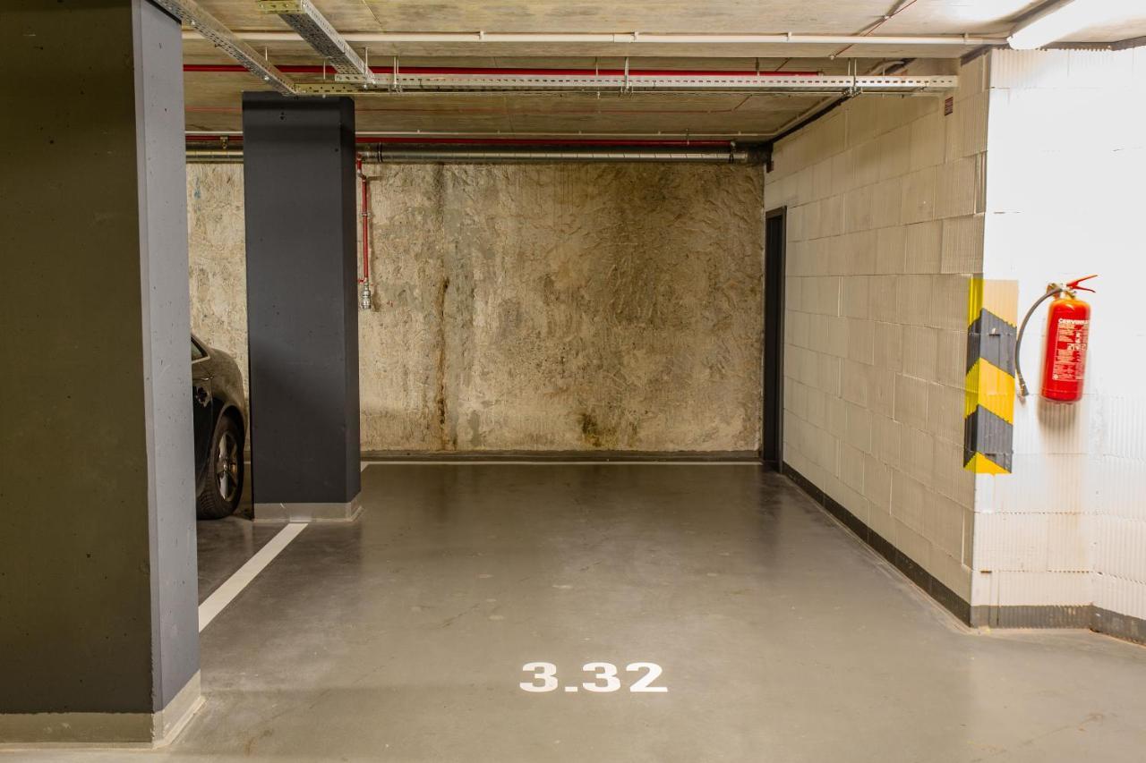 Spacious Terrace With Free Private Parking Prague