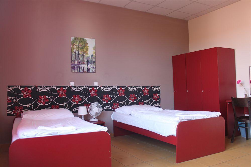 Hostel Plus Prague *