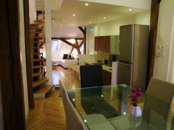 Old Town Square Premium Residence 4*