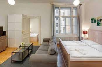 Old Town Square Premium Residence Praga
