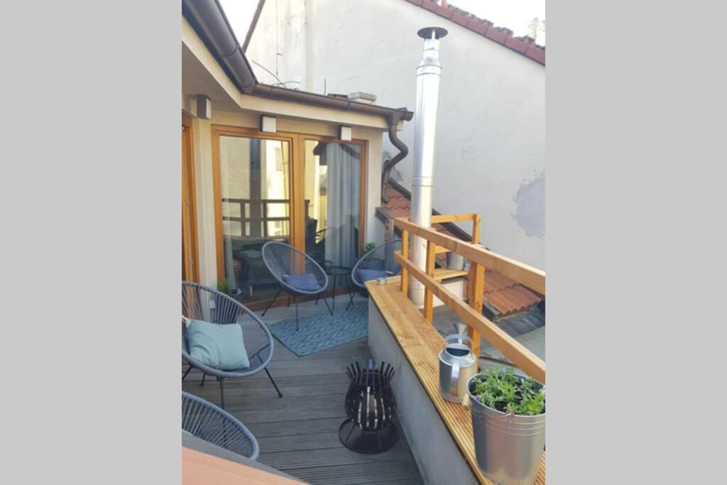 Huge 3-bed Duplex W Sauna, Jacuzzi, Terrace & Ac Prague