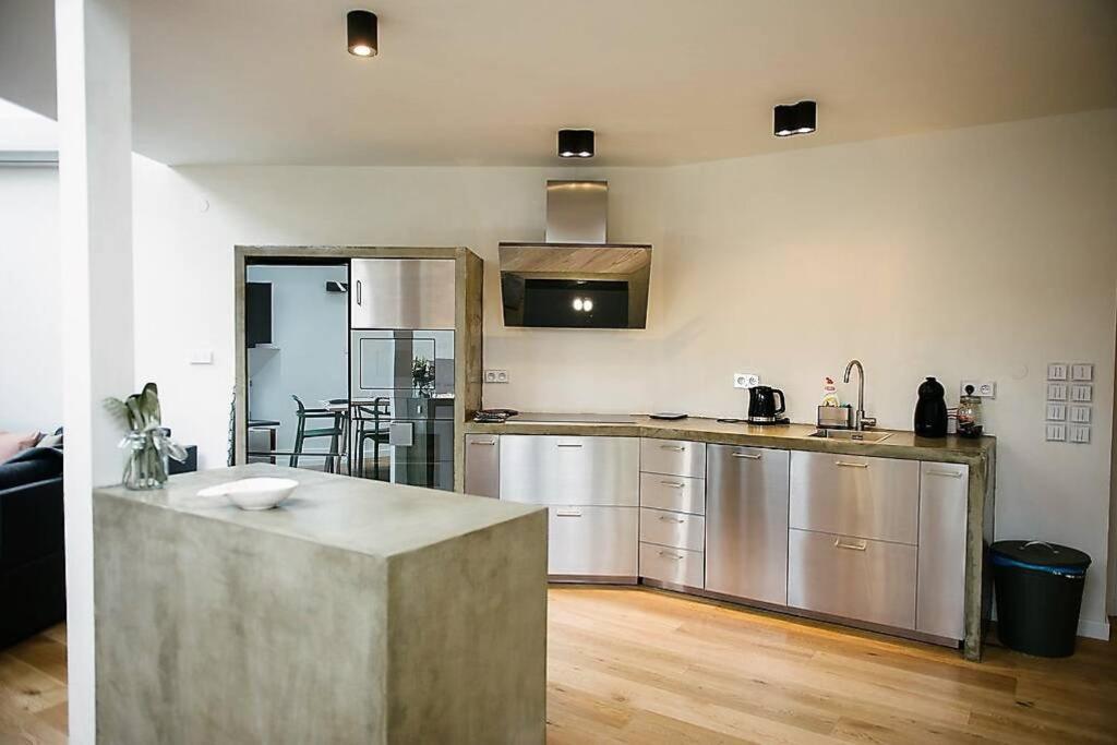 Apartment Huge 3-bed Duplex W Sauna, Jacuzzi, Terrace & Ac *
