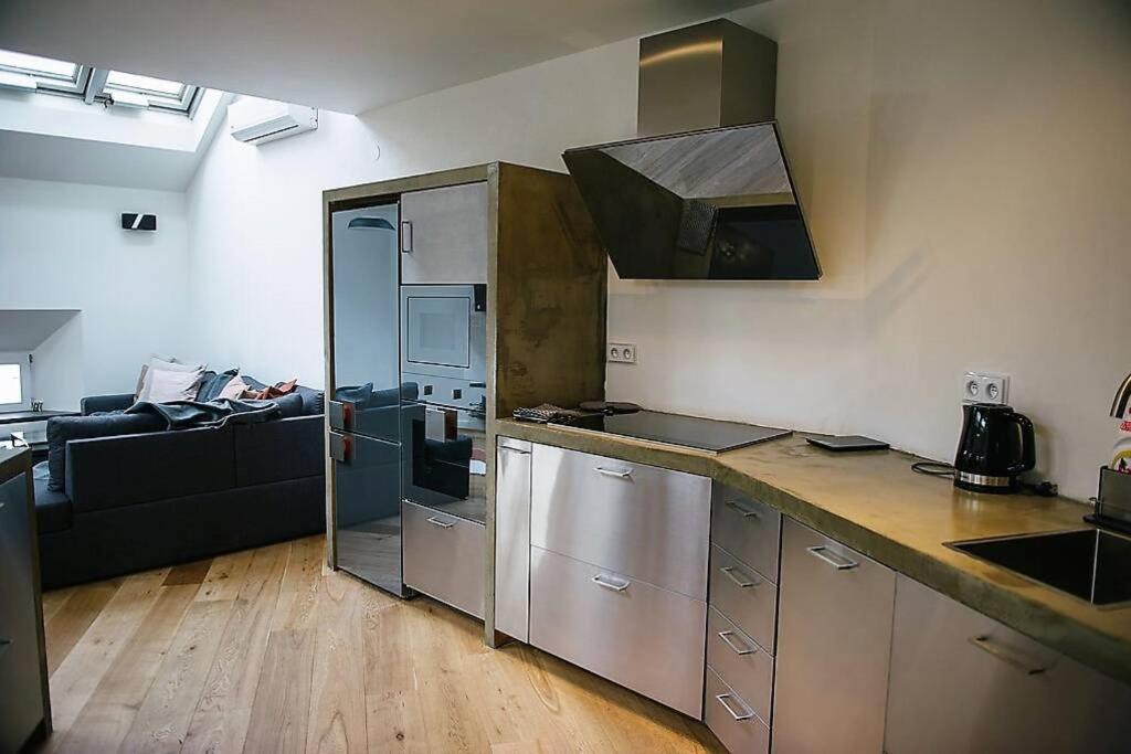Apartment Huge 3-bed Duplex W Sauna, Jacuzzi, Terrace & Ac *