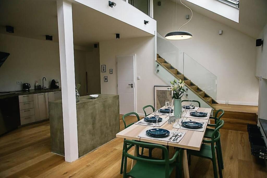 Apartment Huge 3-bed Duplex W Sauna, Jacuzzi, Terrace & Ac