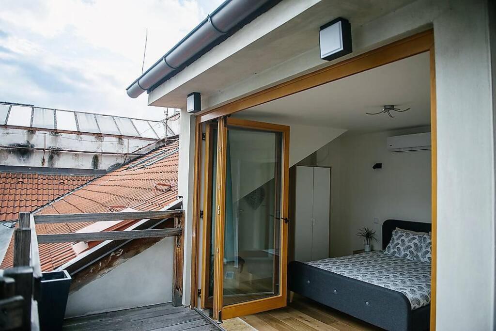 Huge 3-bed Duplex W Sauna, Jacuzzi, Terrace & Ac