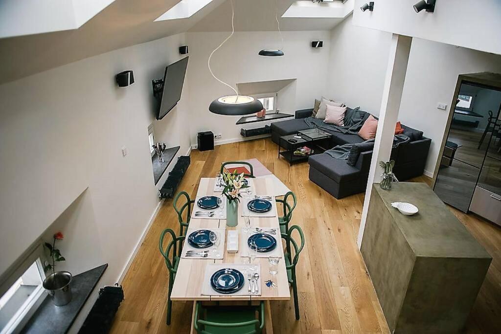 Huge 3-bed Duplex W Sauna, Jacuzzi, Terrace & Ac Apartment *