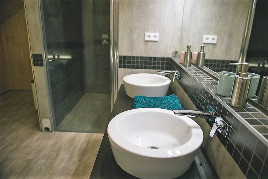 Huge 3-bed Duplex W Sauna, Jacuzzi, Terrace & Ac *