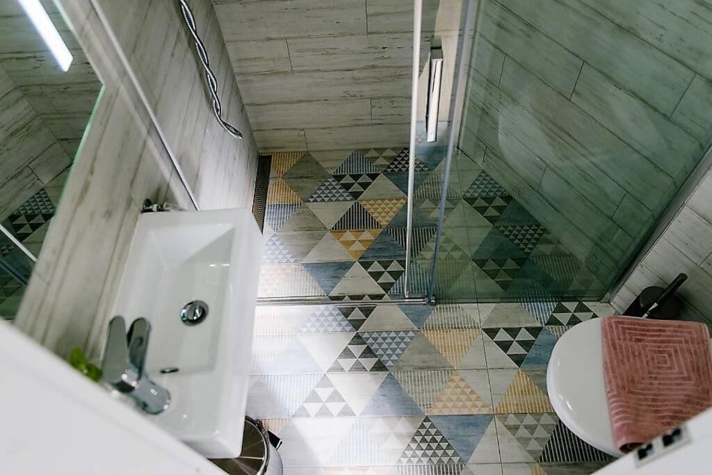 Huge 3-bed Duplex W Sauna, Jacuzzi, Terrace & Ac *