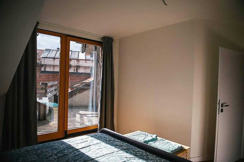 Huge 3-bed Duplex W Sauna, Jacuzzi, Terrace & Ac