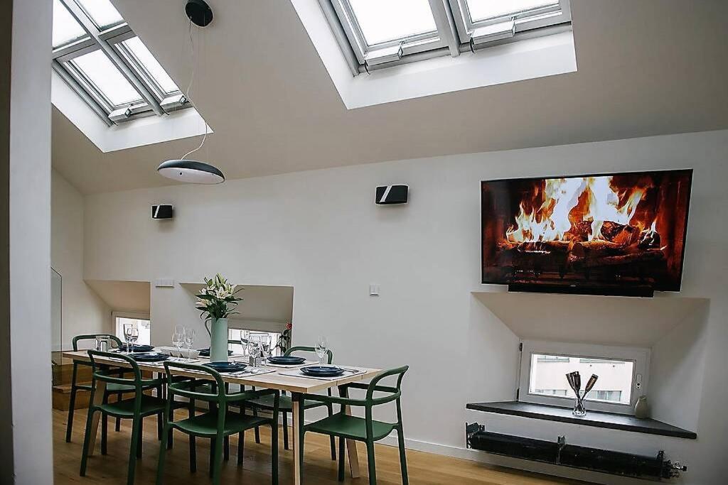 Huge 3-bed Duplex W Sauna, Jacuzzi, Terrace & Ac *