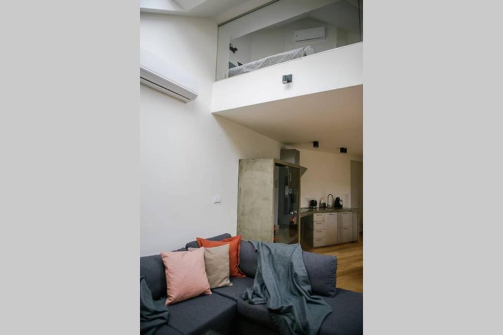 Huge 3-bed Duplex W Sauna, Jacuzzi, Terrace & Ac