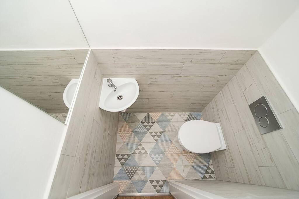 Apartment Huge 3-bed Duplex W Sauna, Jacuzzi, Terrace & Ac *