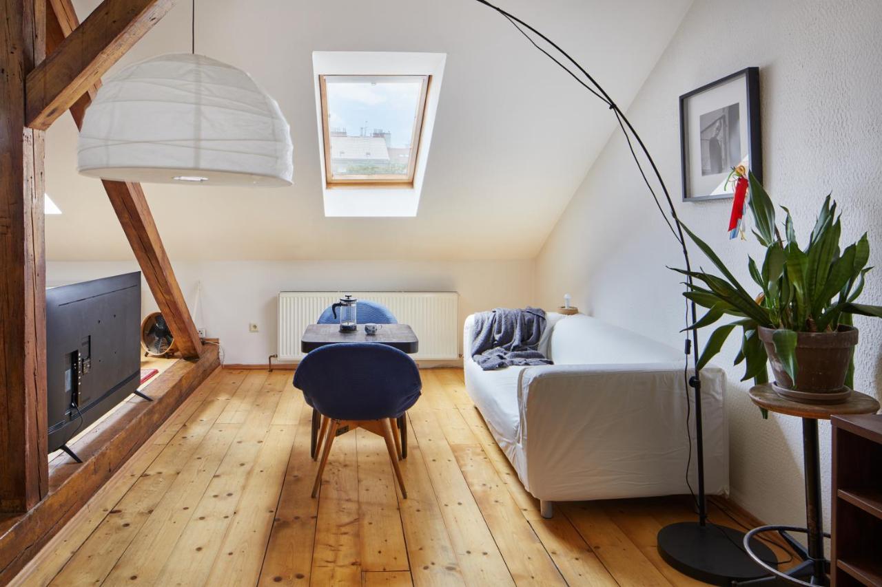 Apartment Days - Sunlit Attic Loft In Vinohrady *