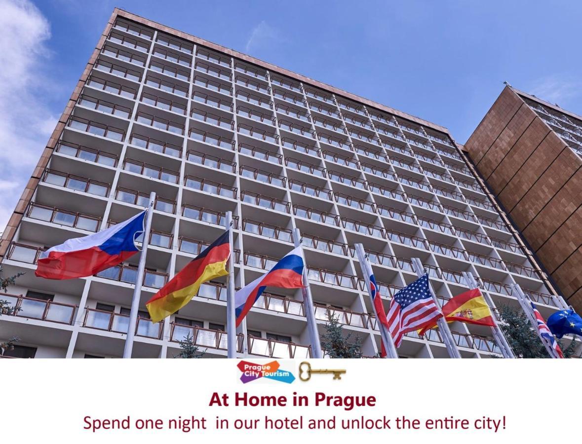 Krystal Otel Prag