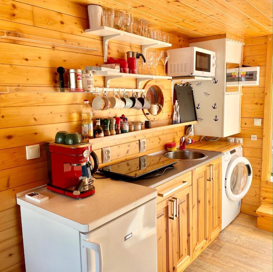 Houseboat Ginger Tekne Prag