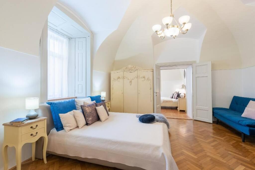 Apartment Rose / Romantic & Cozy / City Center Prag