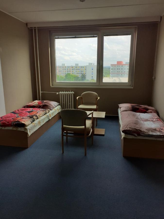 Km House Cerny Most Albergue *