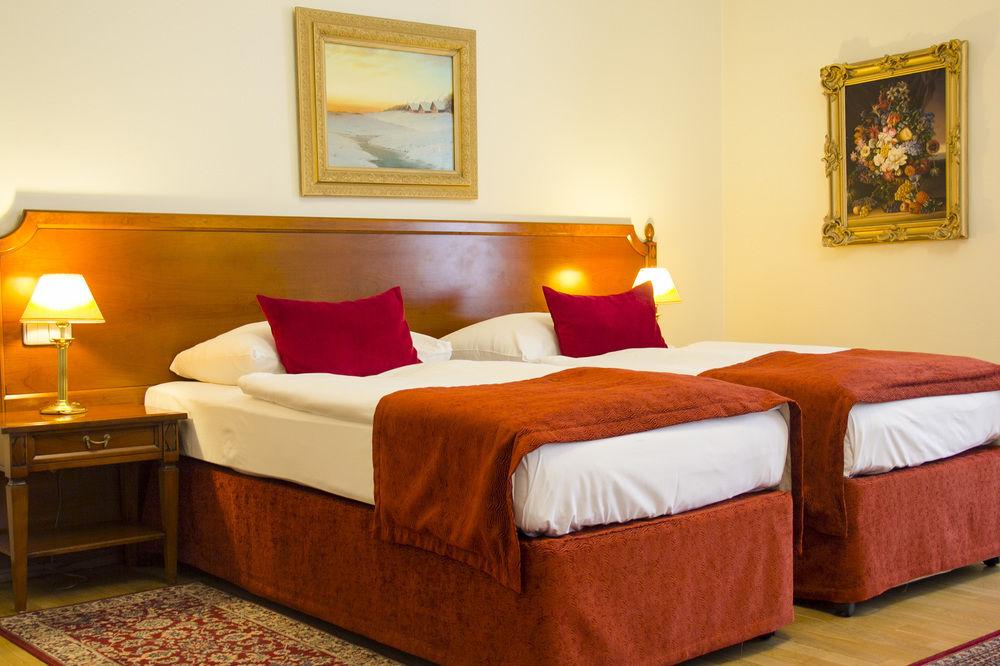 Boutique Seven Days 4* Prague