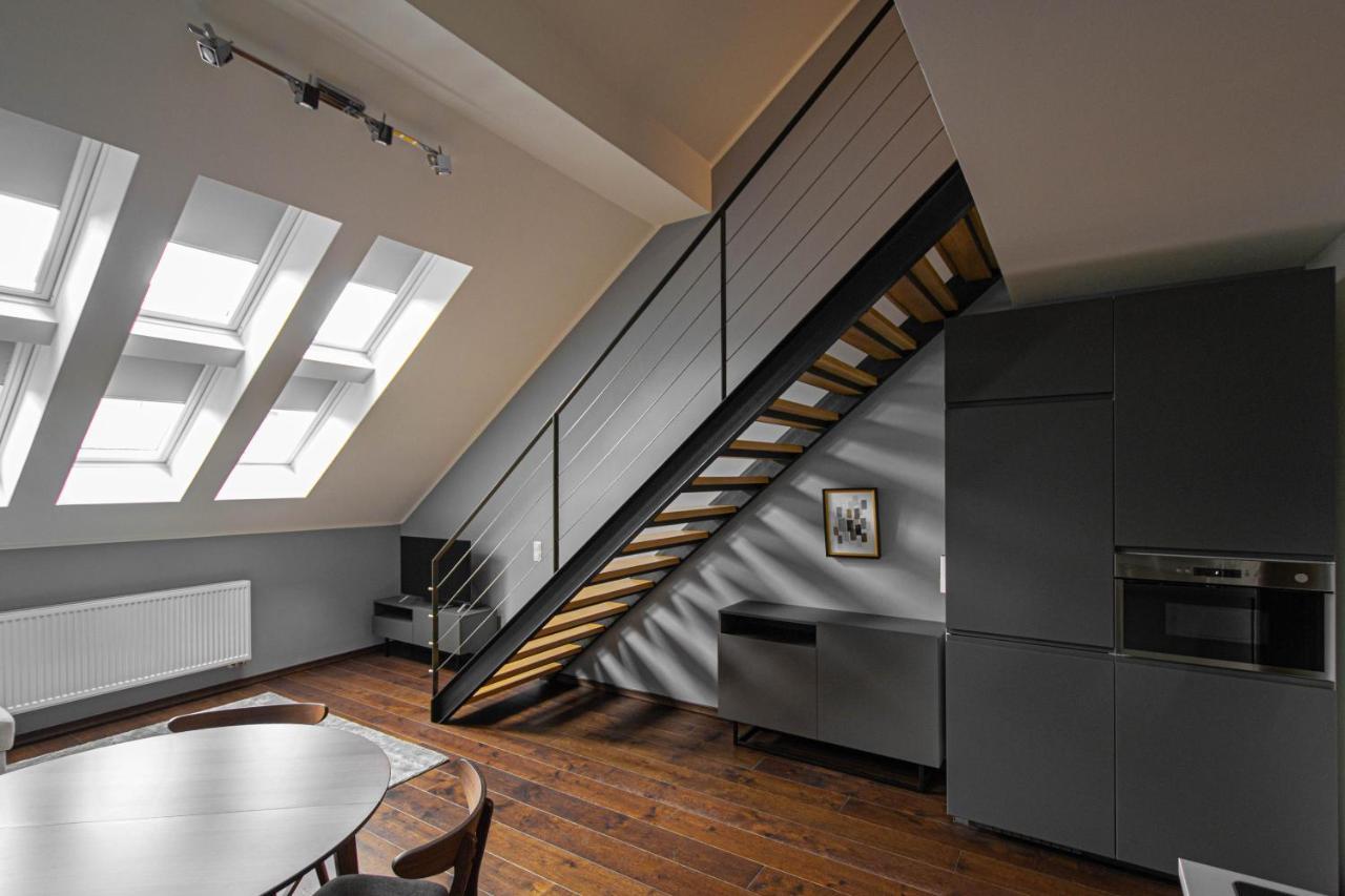 Quite Loft With Balcony And 3 Air Conditioners Prague