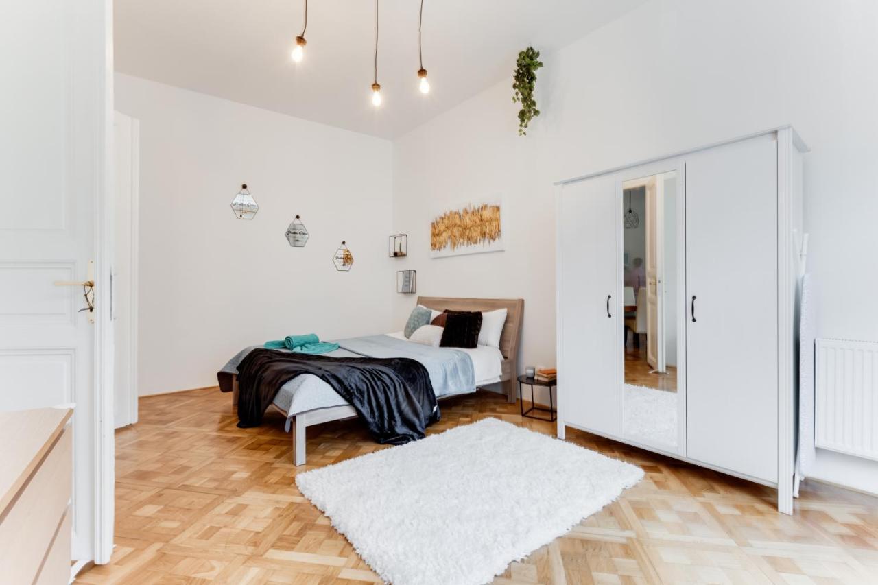 Spacious Cozy 2bds In Center - Stp4 * Prag