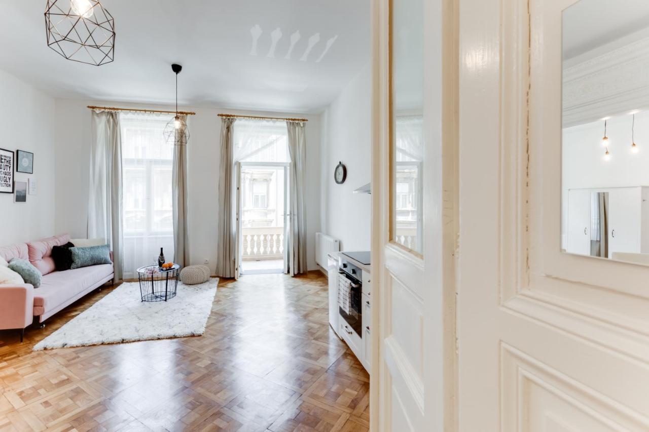 Spacious Cozy 2bds In Center - Stp4 Prag
