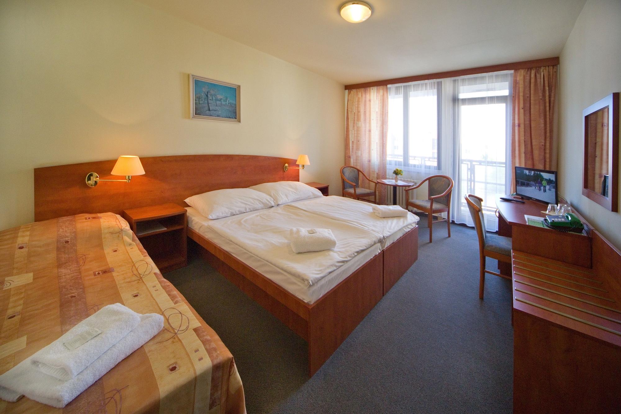 Krystal Otel Prag