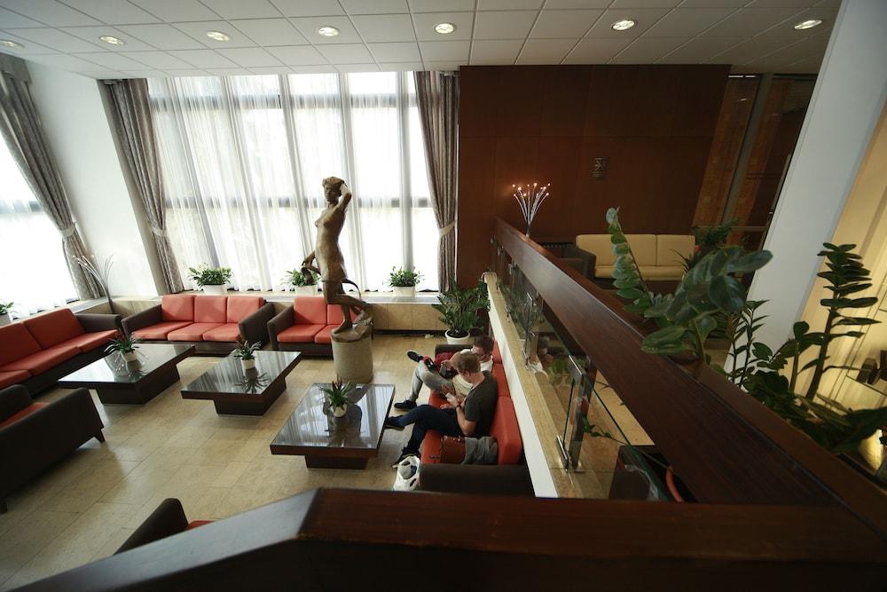 Otel Krystal 3*