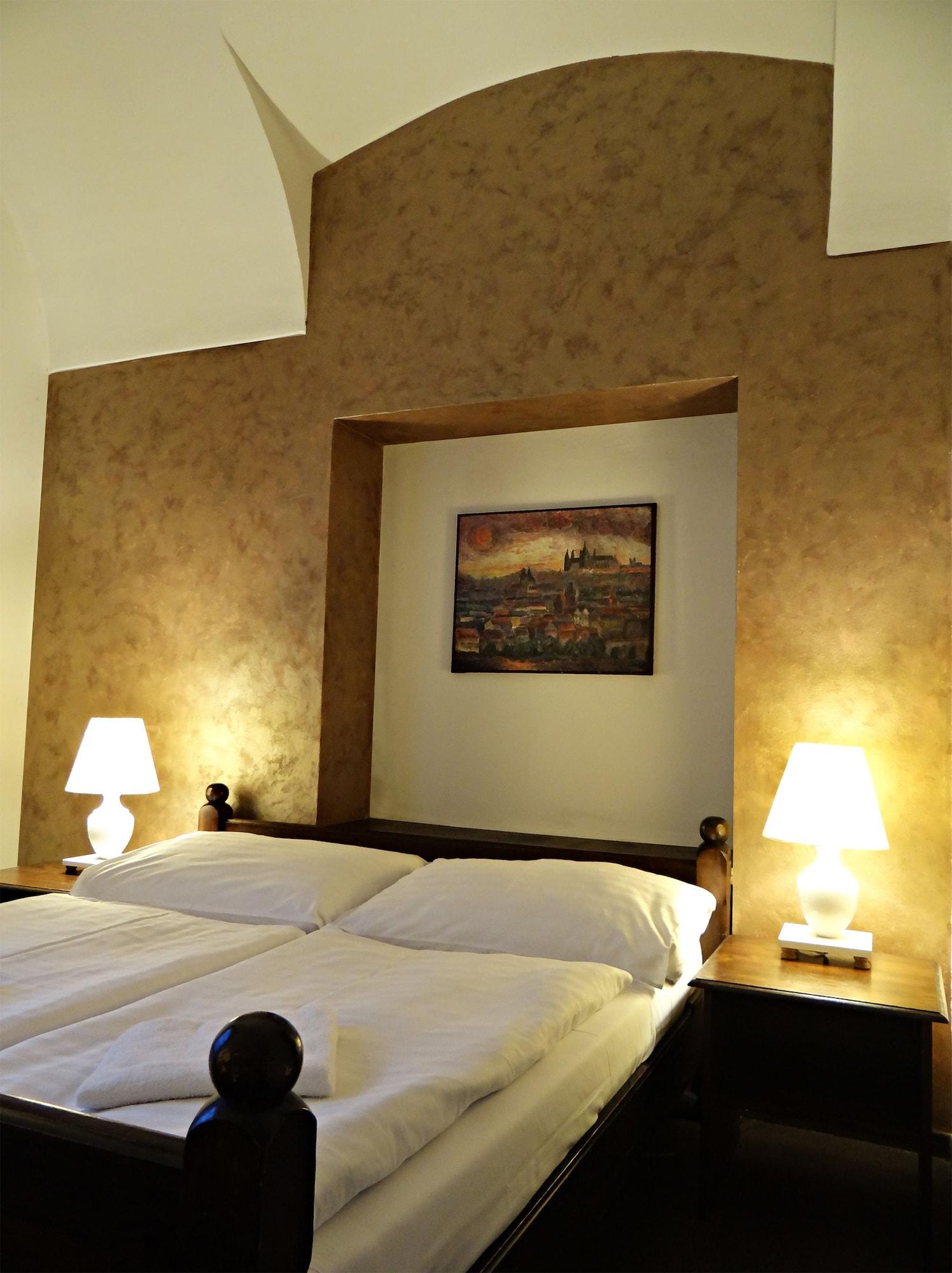U Krize 3* Prague