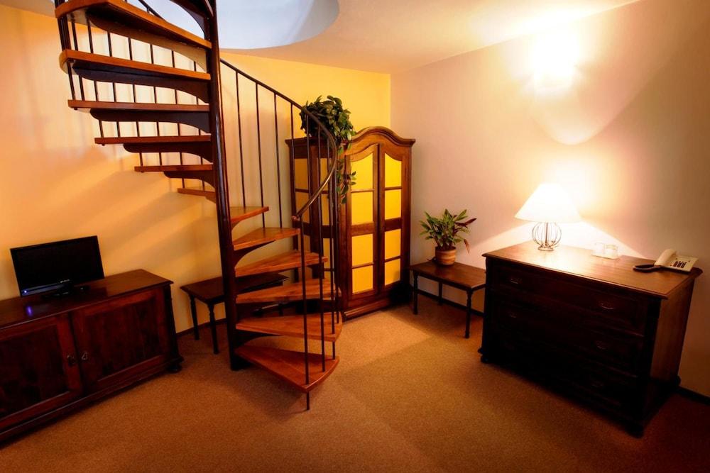 U Krize Hotel 3*