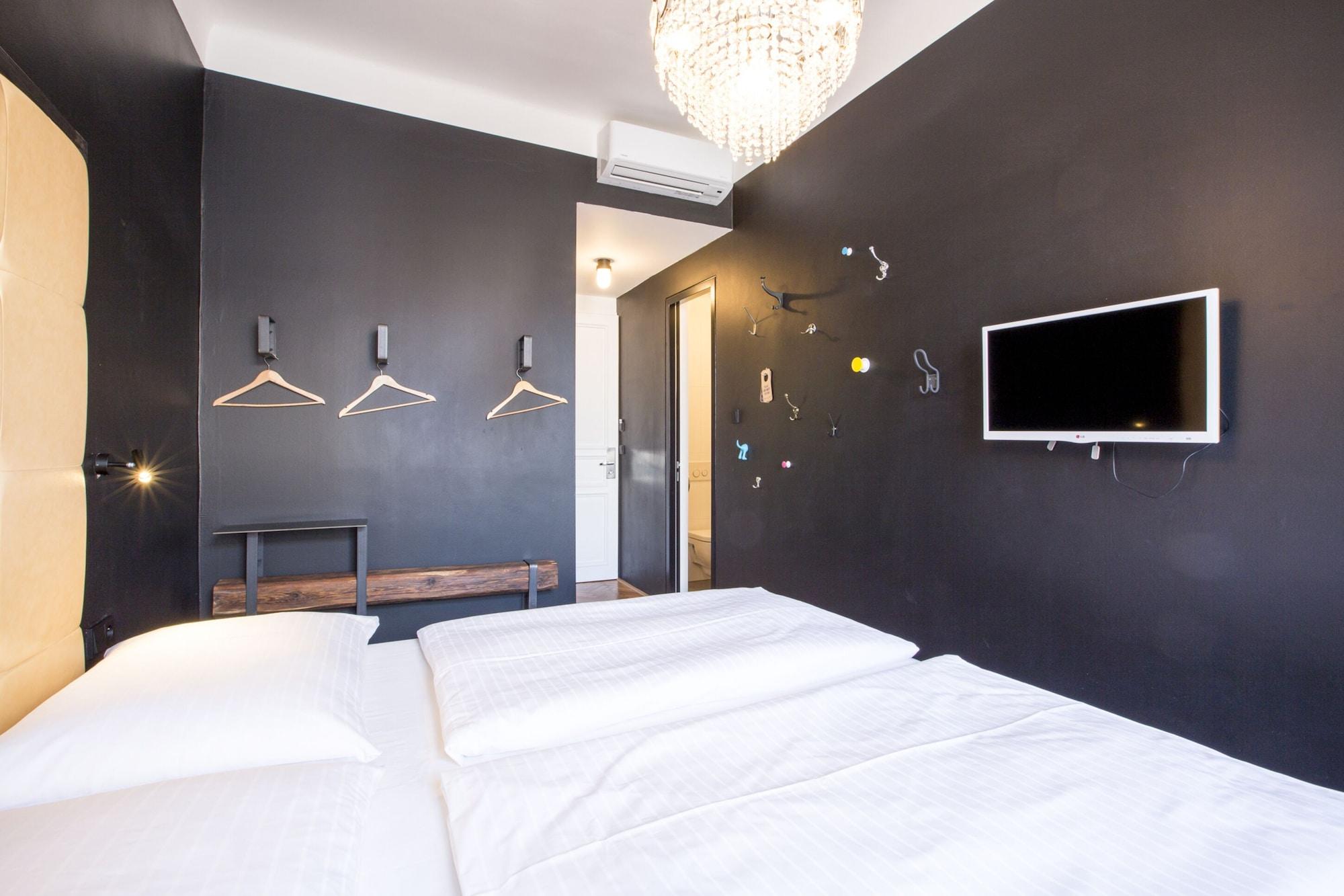 Sophie's Hostel *