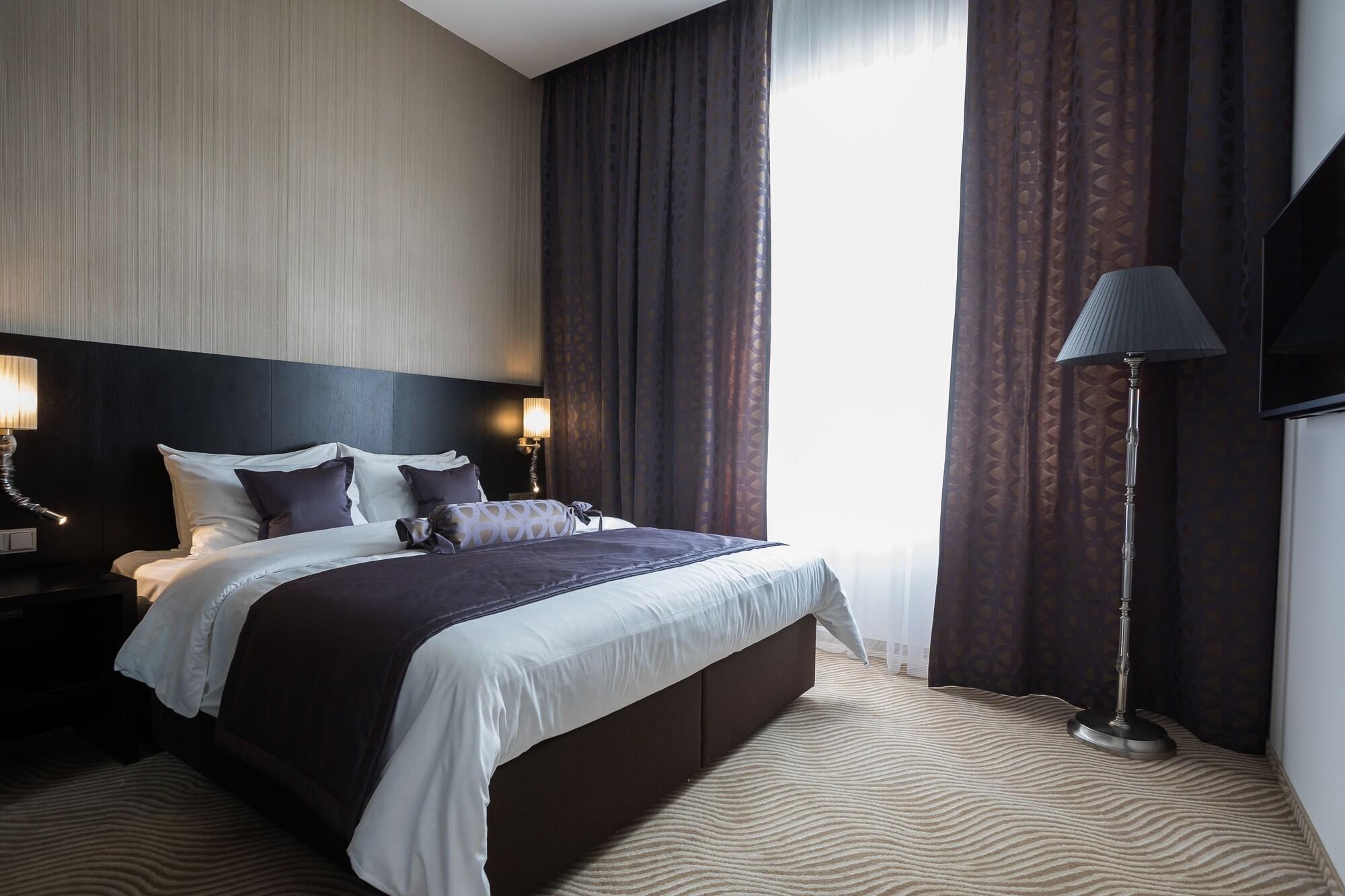 Myo Wenceslas Hotel