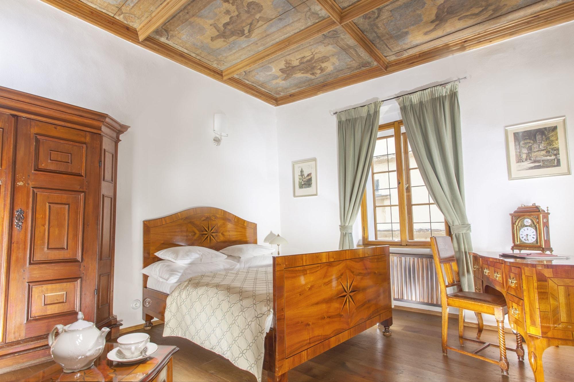 At The Grape Hotel 4*