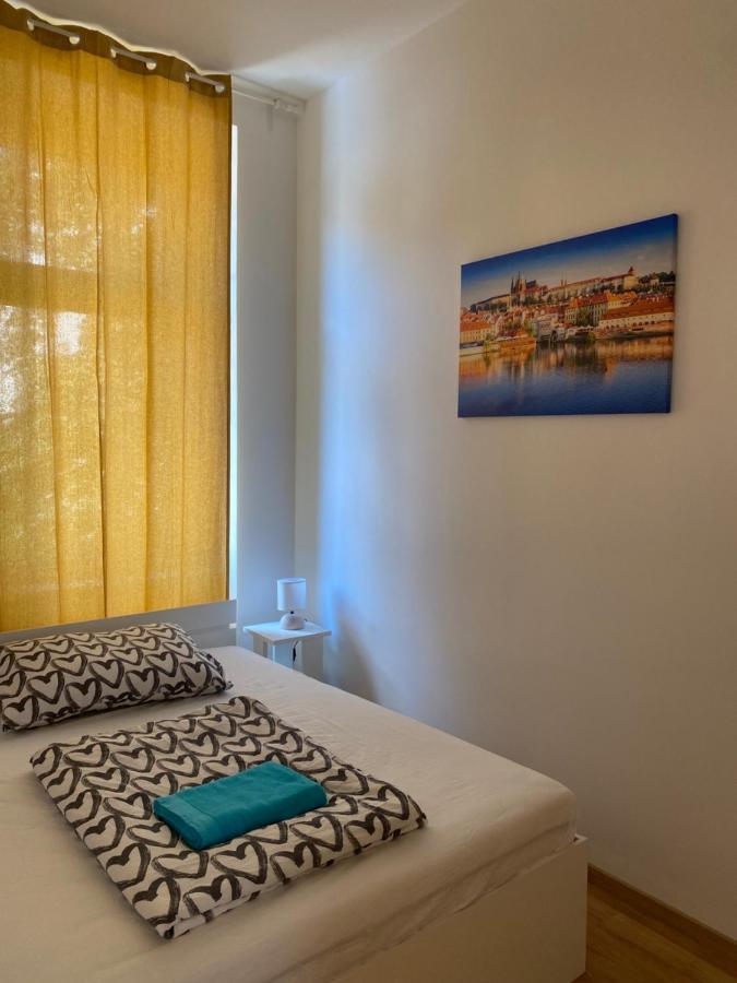 Designed Next To Vaclav Square With Terrace And Private Garage Apartamento Praga