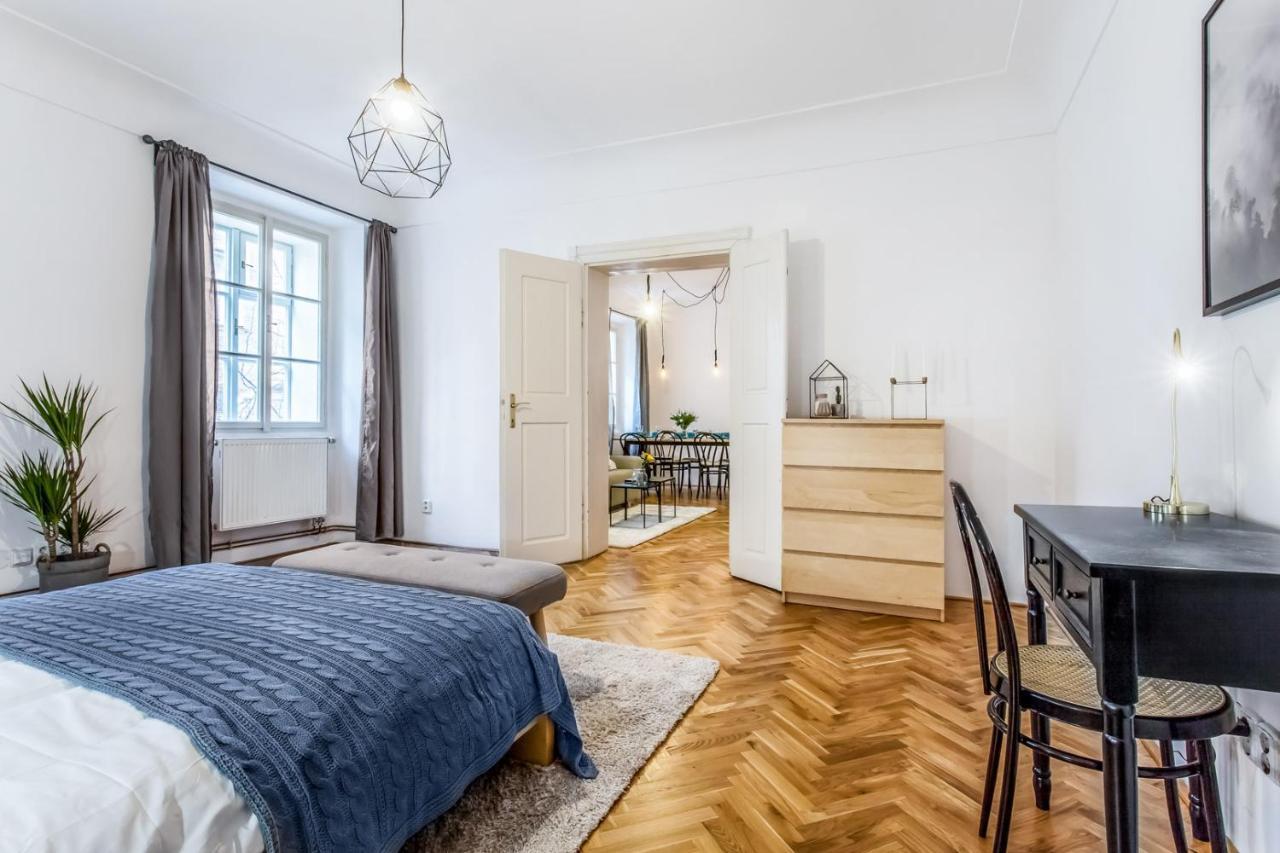 Daire Old Town 2 Bdr Apartment, Free Coffee *