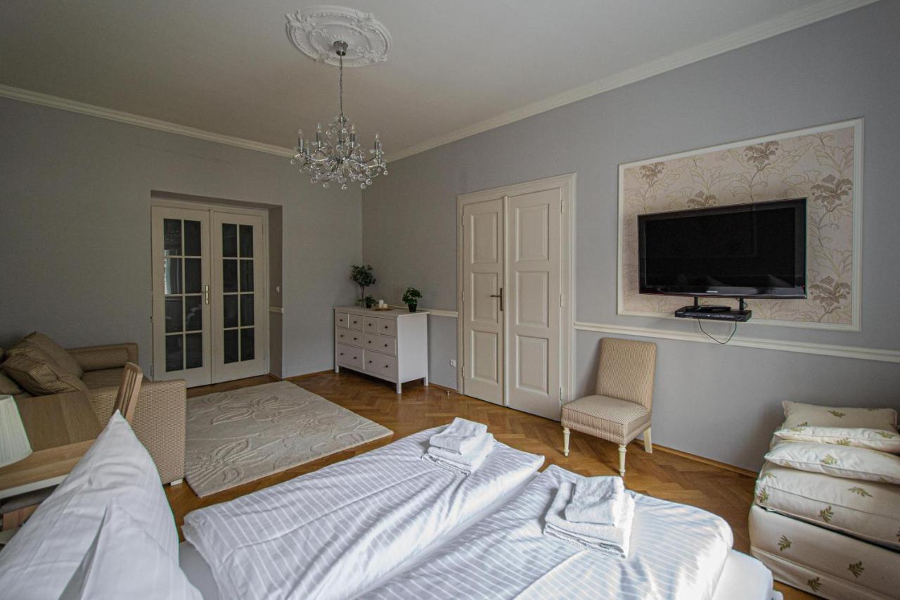 Luxury 150m2 On Wencelas Square With Private Garage Apartamento